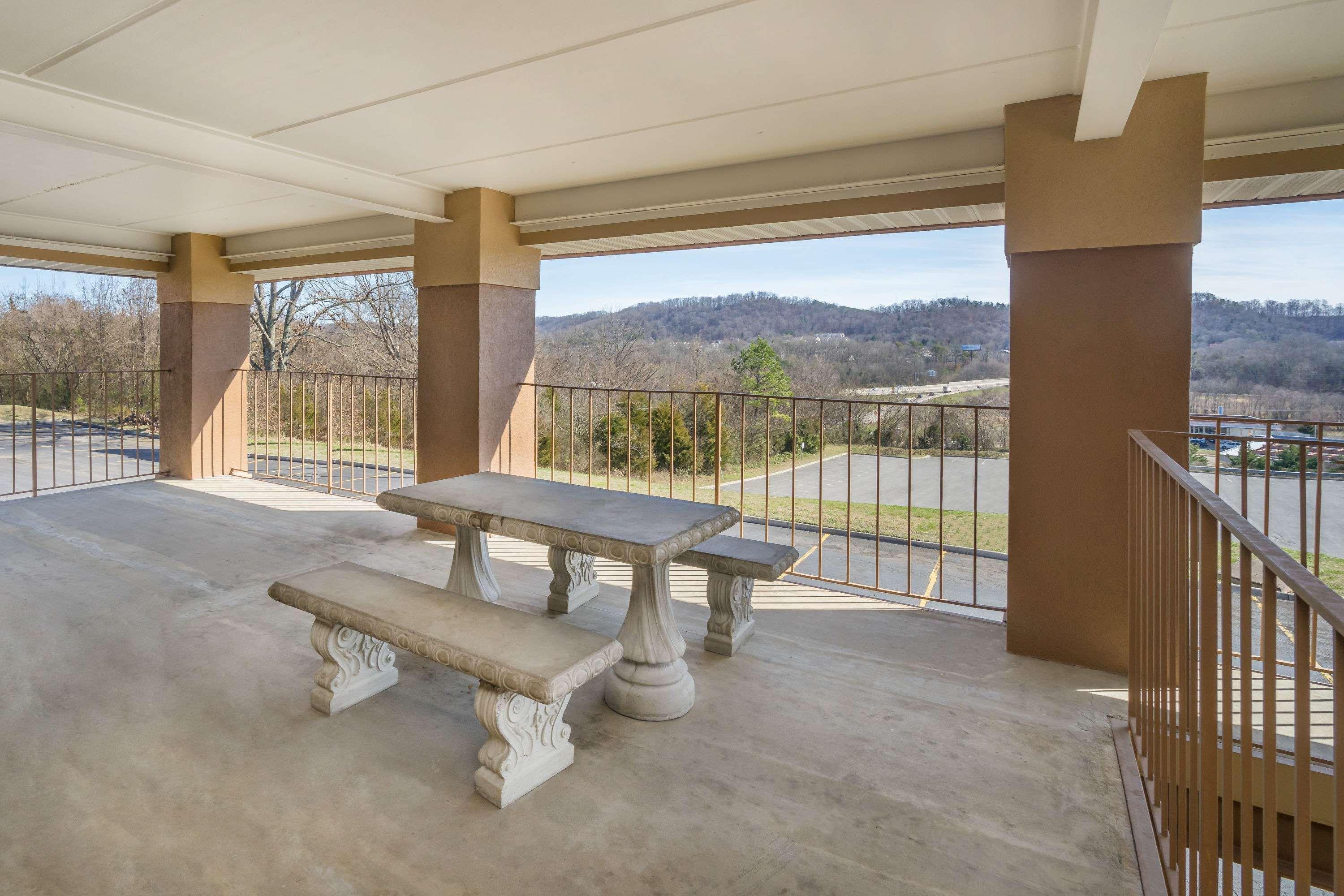 Super 8 By Wyndham Knoxville North/Powell Экстерьер фото